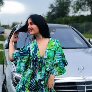 Meet your Posher, Lorena